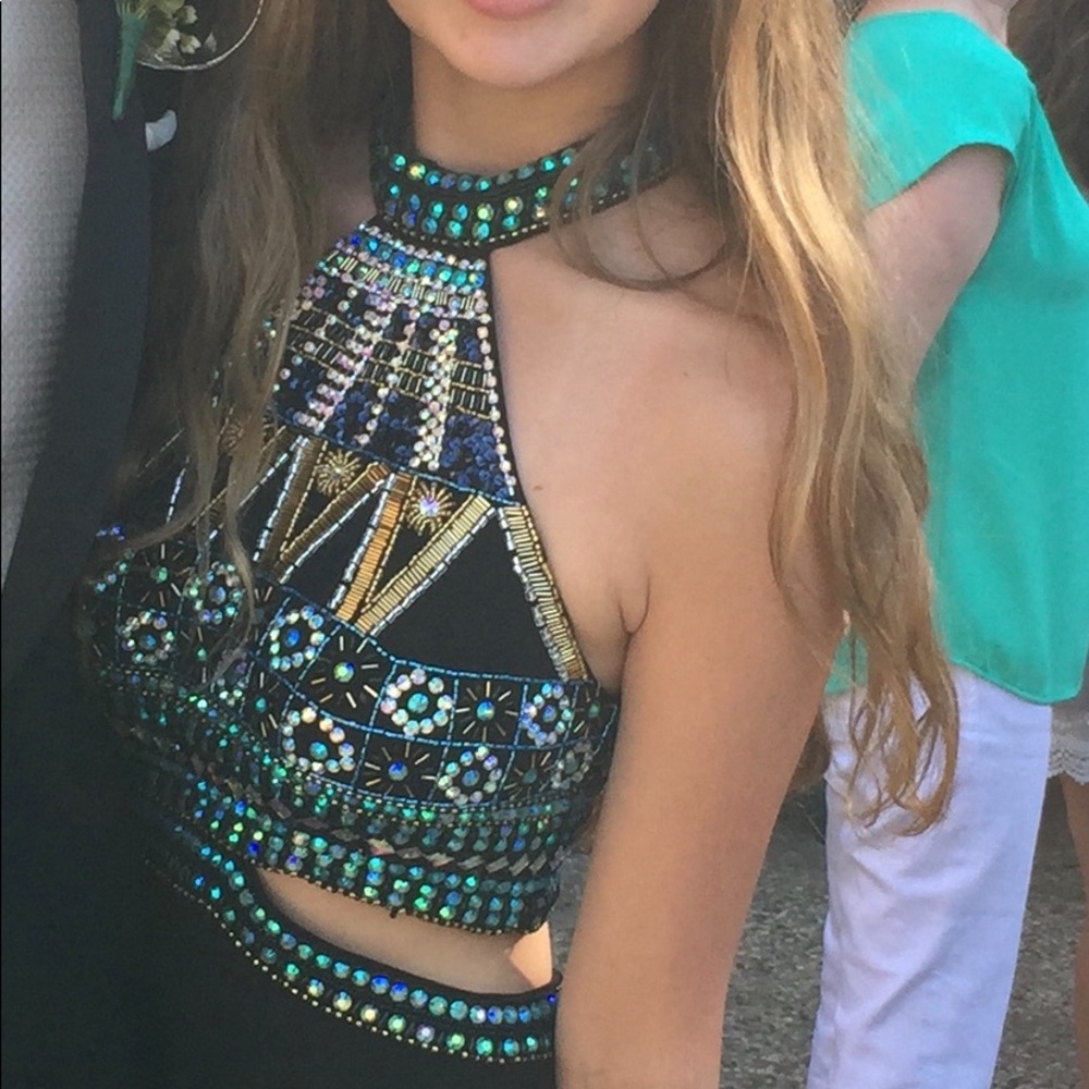 Dave & Johnny Group USA prom dress